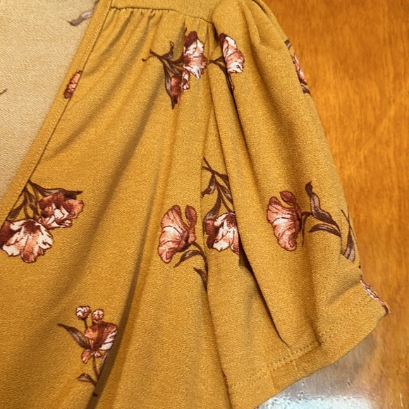 Floral Shirt - Picture 6 of 8